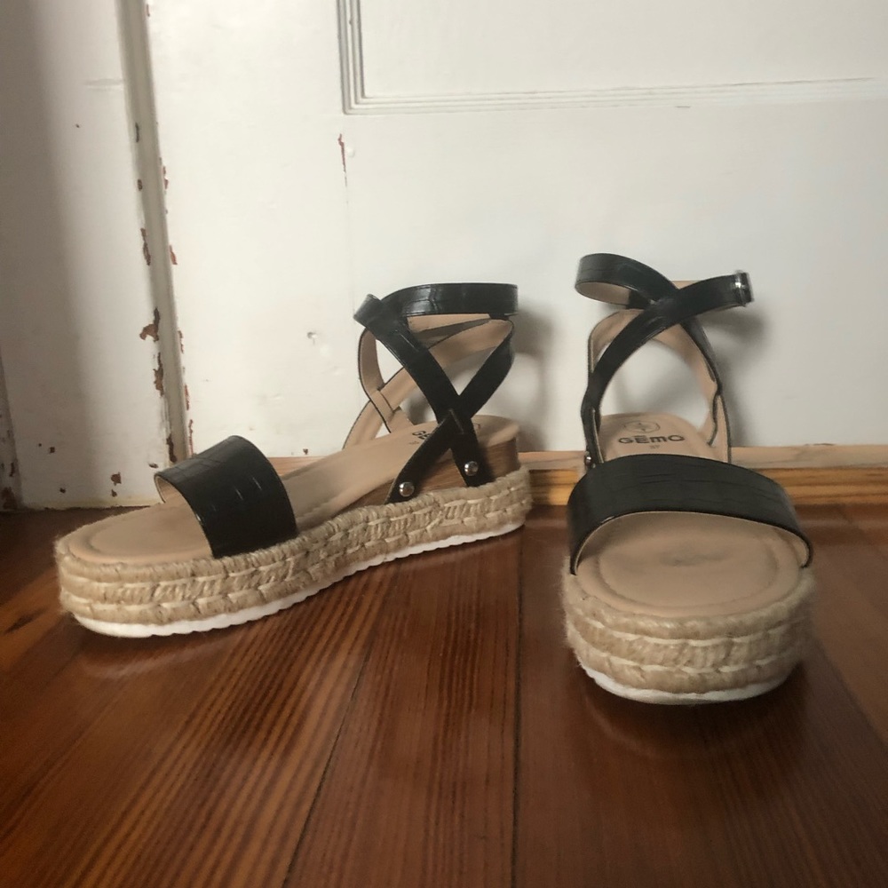 STRAPPY PLATFORM SANDALS